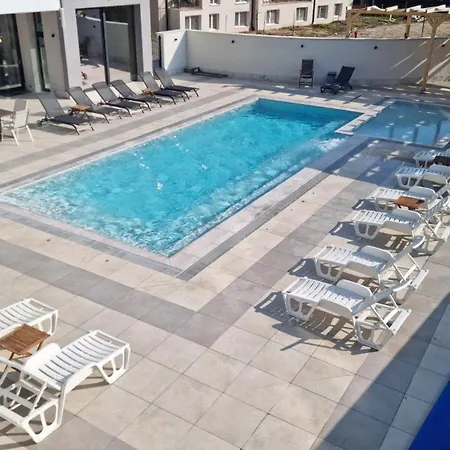 минерални и термални външен и вътрешен басейни Vimona Therma Campsite Velingrad